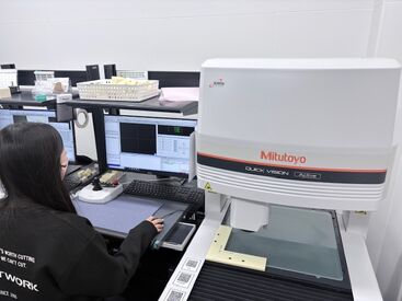 業務の流れやコツは先輩が丁寧に指導！
また、業務中は先輩社員が近くにいるため、
分からないことがあればすぐに確認できます◎