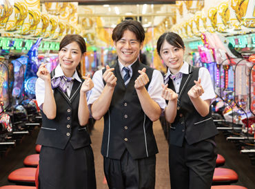 ＼ココがスタッフ目線★／
疲れたときは一休み◎座りながら働ける！
景品カウンター内に『座れるイス』を導入しました◎