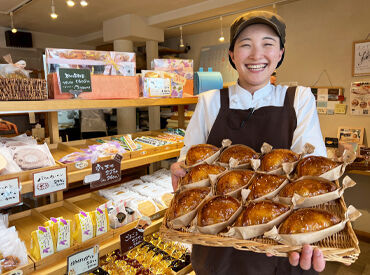 ナカヤ菓子店 育児中の主婦さんも活躍中！
現在2名が育休取得中です♪
ライフステージの変化にも、相談しながら続けていける会社です☆