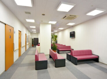 医療法人社団 善仁会 二俣川第一クリニック お仕事は看護師さんの簡単なお手伝い♪
医療知識がない方でもOK！
現場に出る前にはしっかり研修があるので安心☆彡
