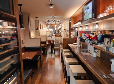 髪色・髪型自由、ヒゲOK！
『ここでもっと頑張りたい』と思った方は、
社員登用制度でキャリアアップも可能です◎