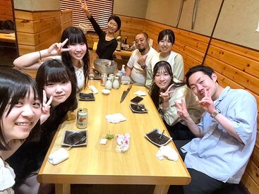 近隣の学生さんが多数活躍中！
スタッフは女性が多め★
髪色もネイルもピアスもOK♪