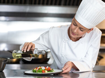 お客様から感謝の言葉をいただく機会も多く、
日々やりがいを感じながら働けるのも嬉しいポイント☆
※イメージ画像