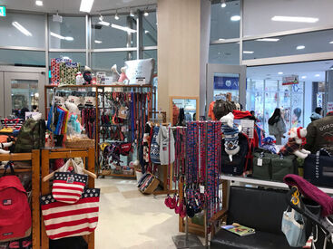 全国にアパレルショップや
カフェ、ドッグランを展開★
かわいいグッズばかりで、
出勤するだけでわくわく♪