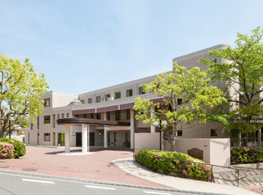 トラストガーデン宝塚 30～50代のスタッフが活躍中★
優しい先輩が丁寧にお教えします｡ 
わからないことがあればいつでも聞いてくださいね♪ 