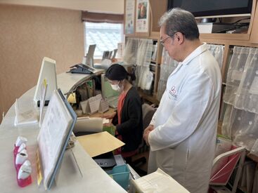 時給2000円～＆交通費全額支給♪
シフトは自己申告制★