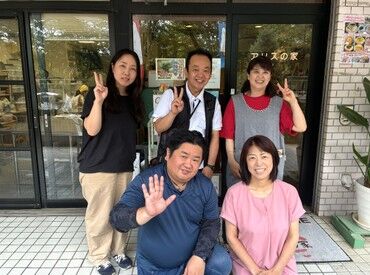 のんびりした雰囲気で、初めての方もすぐに馴染めます！
ハンドメイド作品・さき織り製品の制作、クッキー・ケーキ作りなども◎