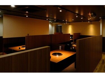 和牛焼肉百名山　名駅西店 ブランド和牛をお手軽、お値打ちに♪
学生・フリーターさんなど大活躍！
未経験もOK！友達もできるかも♪♪