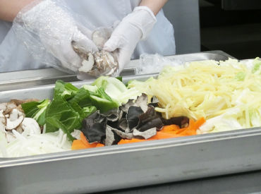 資格不要！夕方までのお仕事！
社員食堂にて美味しい料理を提供しています！
ご家庭の献立にも役立ちます！