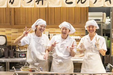 豚屋とん一 イオンモール甲府昭和店［111024］ 揚げたてサクサクとんかつの定食と丼のお店。揚げ物調理が苦手な方もイチから丁寧にお教えします!!