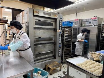 ＼未経験・バイトデビューも歓迎／
先輩がしっかりフォローしてくれる環境なので
バイトデビューにもオススメです♪