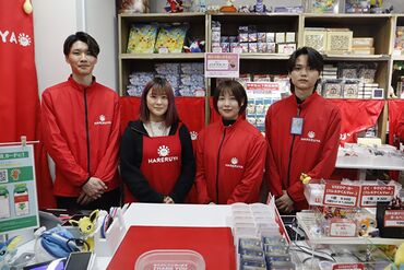 わいわい楽しい雰囲気★スタッフ同士でカードバトルもできちゃう！友達と応募も大歓迎♪