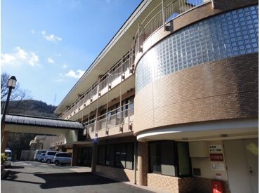スタッフ同士のフォロー体制ばっちり♪
未経験やブランクがあっても安心して始められる職場です★