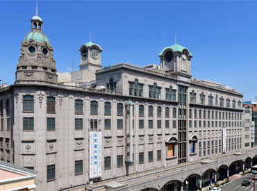 従業員食堂完備、交通費支給など
手厚い福利厚生★