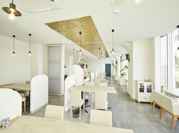 "エピカリス"とは…ギリシャ語の「魅力的な」という意味を持つ言葉。
魅力的なサービス、ホテルを届けるお手伝いをお願いします