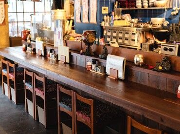 焼鳥と釜めし 一起 ★★一歩お店の中に入ると★★
調理シーンが望めるオープンキッチン！
元和食職人の店主がつくる
臨場感あふれる調理風景も"◎"