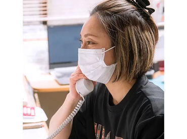 ＼髪とかピアスとかそのままでOK！／
対面接客がないので髪型・髪色自由♪
ピアス・ネイル・ヒゲもOK＊