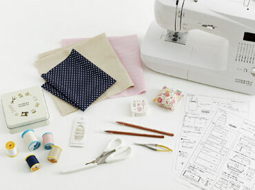 \スタッフ一同お待ちしております/
まずは元気なあいさつからスタート!
先輩がこまめに声をかけてくれるので心強い♪