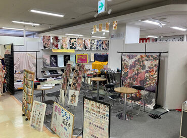 学生さんも大歓迎◎
誰でもできる簡単なアンケート調査！
声かけに緊張する方も、店舗スタッフのサポートがあるので安心☆