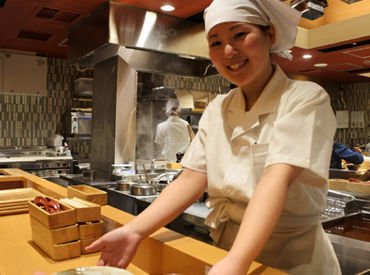 ふたば製麺 ユニモール店［111459］ カウンターのみの讃岐うどん店。配膳もほとんどなく、未経験でも始めやすいお店です