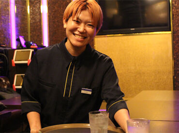 ◆リゾート感あふれるカラオケ店◆
オシャレさ・清潔感ともに◎
メイン清掃は業者が行うので
いつも快適に働けますよ♪