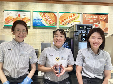 ドトールコーヒーショップ 本町中央大通り店 ＼安心のドトールコーヒーで働く♪／
初バイトの方もご安心ください◎
学生さんから主婦さんまで活躍中♪