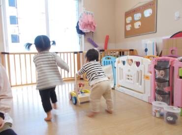 □■ 小規模保育所 ぷちはうす ■□
西焼津駅の北口を降りて、
左に曲がってまっすぐ歩けば…
右手に見えてくる建物が当園です♪