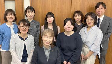 社会保険労務士法人鈴木労務研究会 主婦(夫)さんはこんな働き方も…
子育て中⇒補助業務メインでノウハウを覚える
落ち着いてきたら⇒お客様対応などにも挑戦♪