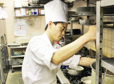 西洋料理　神戸開花亭 ＊20代～30代スタッフ活躍中＊
≪こんな方にピッタリの環境≫
●独立を考えている方
●調理のスキルアップを目指している方