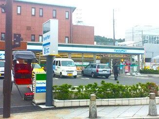 鎌倉駅徒歩3分！
【シフト相談もお気軽に◎】
学業/副業と両立しながら働けます！
テスト期間などお休みの相談はお気軽に♪