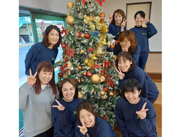 ＜給食付き＞
子どもたちと一緒に食事を囲む時間も楽しい♪
シフトは働き方の希望があれば遠慮なくご相談ください◎