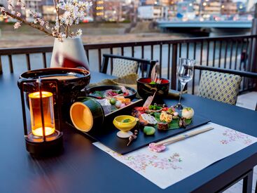 ＼未経験・初バイト大歓迎！／
「京料理屋さんって難しそう…」
そんな方もご安心ください◎
未経験から始めたスタッフ多数♪