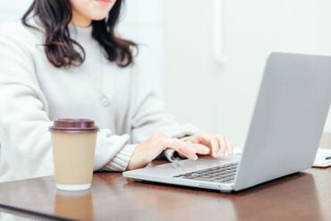 株式会社総合資格　五反田支店 ≪残業もほぼなし！≫ スタッフや受講生とお話しながら…
 和気あいあいとした雰囲気です＊*
 ※写真はイメージ

