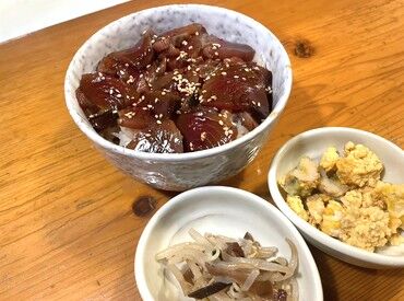絶品まかないが無料★
魚料理や手作り料理など毎回の楽しみのひとつです♪
