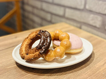 休憩時にはドーナツを
特別価格で食べられる！
ミスタードーナツならではの
うれしいポイントです♪