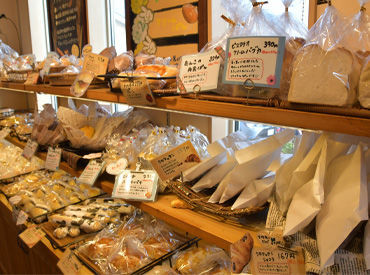 ぱん工房ナナラ  家事や子育てと両立できるシフト相談OK★
主婦(夫)さんも無理なく続けられるパン屋バイト♪