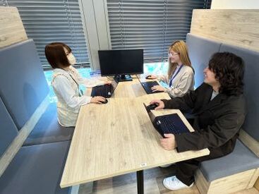 エンタメ好きには、最高の環境です！
髪色・ピアス・ネイルなどおしゃれもOK◎