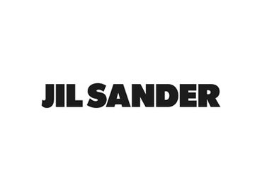 Jil Sander 三井アウトレットパーク木更津店 ≪外資ラグジュアリーブランド≫
未経験OK！お客様に寄り添う丁寧で深い接客スキルが身につきます。