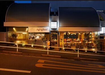 エイジング神楽坂飯田橋  2020年にリニューアルオープン綺麗なお店★飯田橋駅は徒歩スグ、神楽坂駅徒歩8分程のオシャレ空間で熟成肉をご提供！
