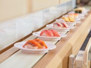 \受付・席案内は機械で自動♪/
シンプル作業で覚えやすいのでバイトデビューも安心♪