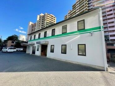 第一警備保障株式会社 40代～50代のミドル・シニア世代が中心となって活躍中！
未経験からスタートしたスタッフも多数★