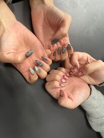 服装・髪・ネイルなどのオシャレが自由♪
自分の好きなスタイルで働ける環境です◎