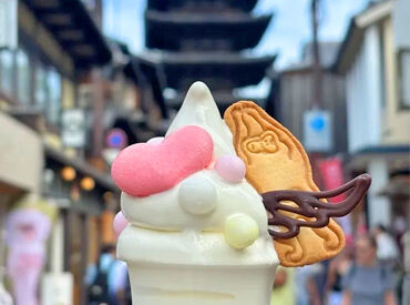 京 八坂プリン
「かわいい」の声が止まらない商品が
ショーケースにズラリ♪
思わず笑顔になっちゃう商品もいろいろ◎