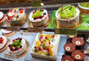 ＼自分を甘やかしちゃおう♪／
スタッフ割引や誕生日ケーキプレゼントなど嬉しい特典もたくさん！まずは気軽に応募ください♪