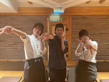 現在は10名のバイトSTAFFが活躍中！
大学生の卒業に伴い、NEW STAFFを大募集★
学校以外でお友達を作るチャンスです！