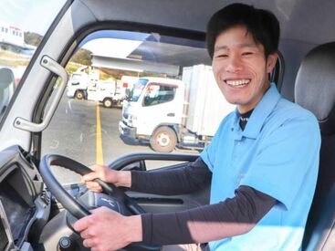 株式会社シンクラン（板橋RS） コカ・コーラ製品をスーパーやドラッグストア、
飲食店などへお届けするルート配送です。
配送先は固定のお取引先が中心。