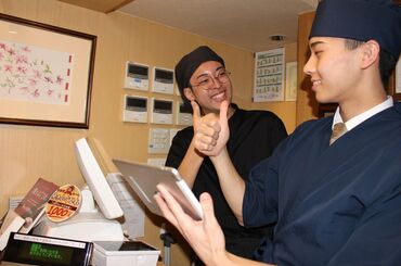 ＼未経験でも活躍できる／
コース料理がメインだからできた順番に提供すればOK！
片付けもサッと拭くだけでカンタン♪