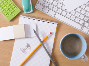 新宿駅から徒歩5分の好立地！
オフィスカジュアルで働けるので、
お仕事終わりの買い物や飲み会もそのままいけて安心★*