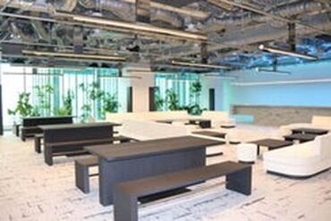 六本木一丁目駅直結だから通勤ラクラク!
都心の街並みが一望できる、
ガラス張りのお洒落&新しいオフィスです♪