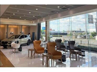 エススタッフサービス株式会社 勤務地：静岡スバル自動車 掛川店 有給を年間で最低でも7日以上取得を義務付けしているので
たまに土日休みたいという方も
家庭を大事にして働きたい女性も活躍◎